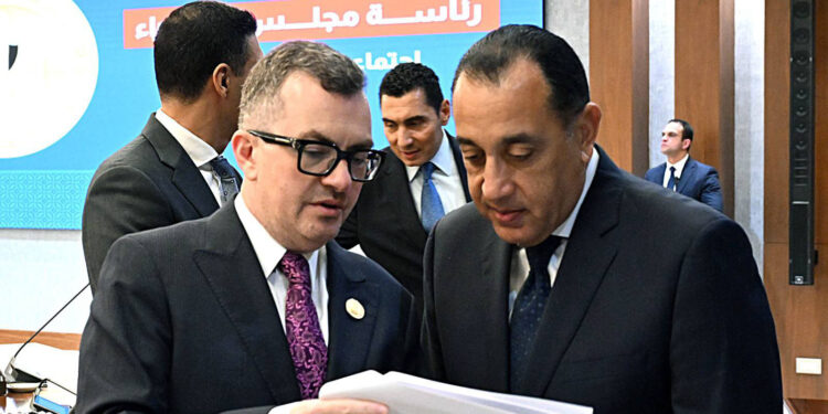 وزير التخطيط: الاقتصاد المصري ينمو 5% بالربع الثالث 2025-2026