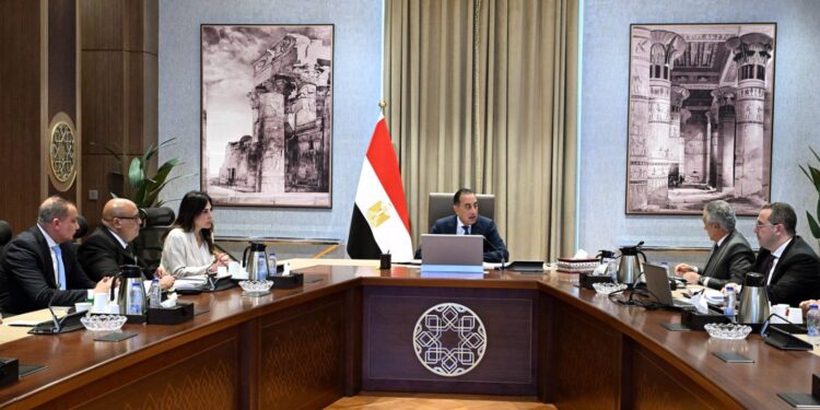الحكومة تستعرض مقترح إنشاء كيان موحد يضم المطورين العقاريين في مصر