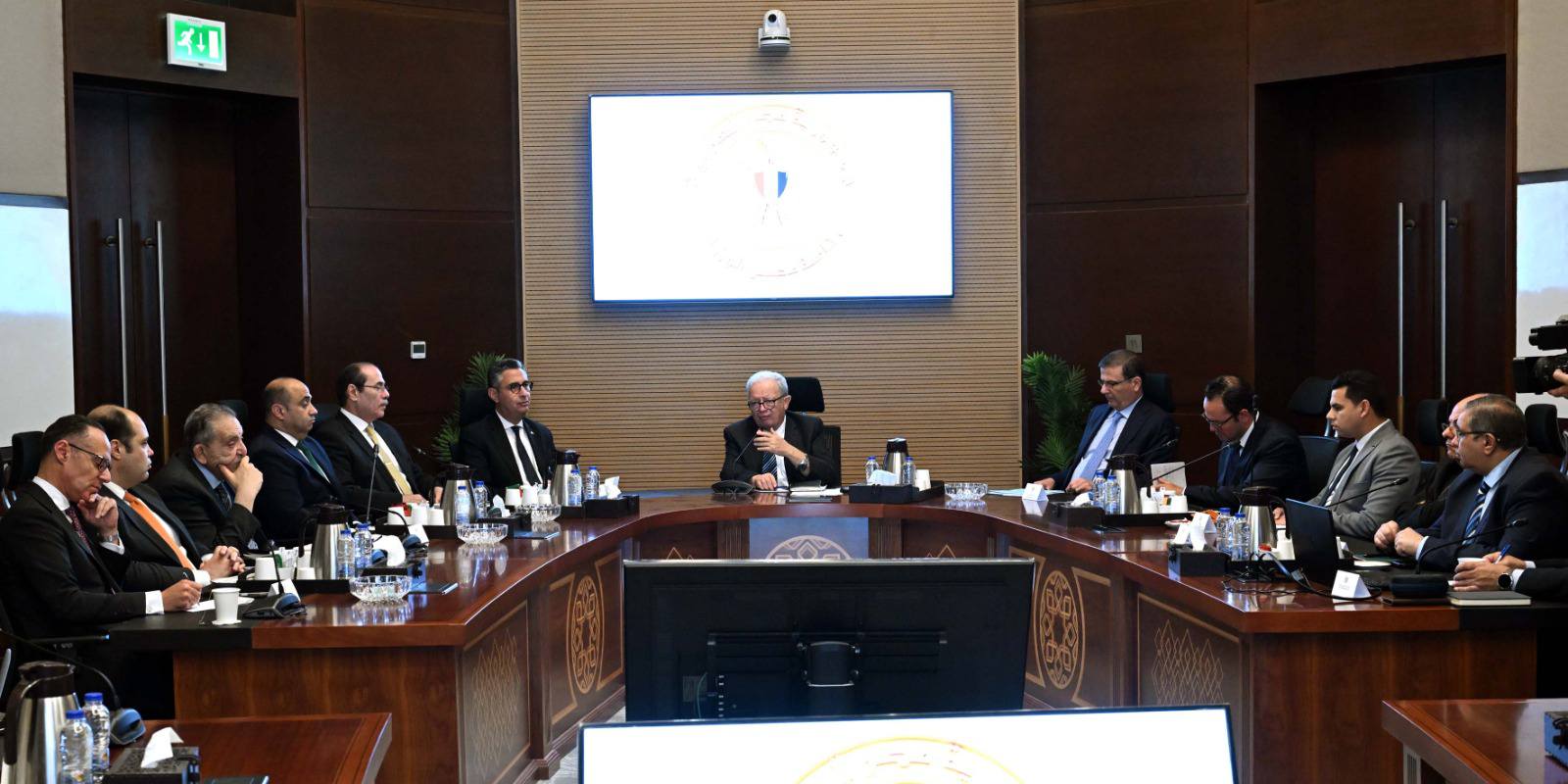 نائب رئيس الوزراء يتابع موقف زيادة الاحتياطي الاستراتيجي من السلع الغذائية