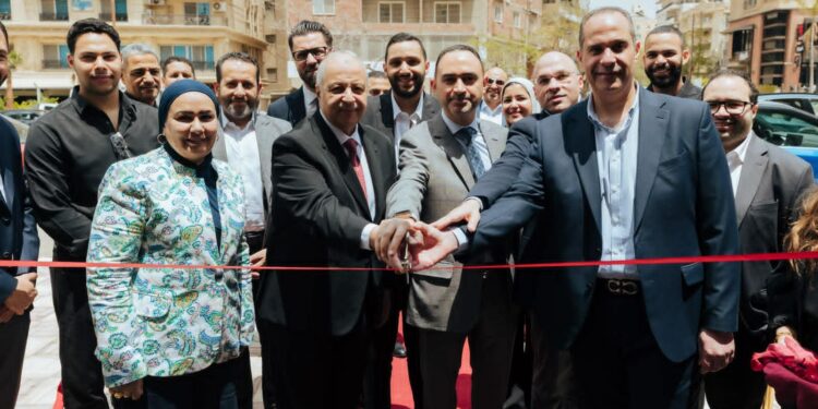 "نيسان مصر" و"السبع أوتوموتيف" يفتتحان صالة عرض جديدة