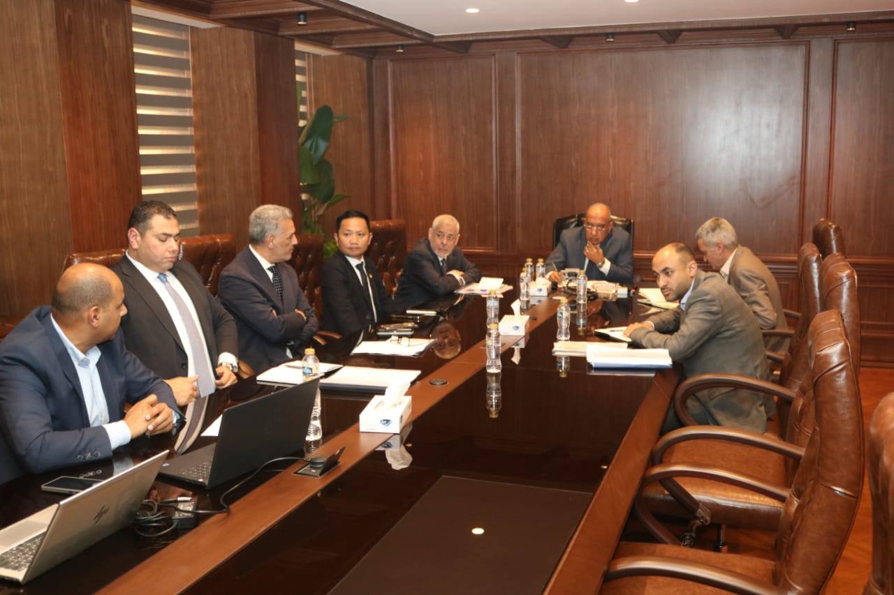 وزير الكهرباء