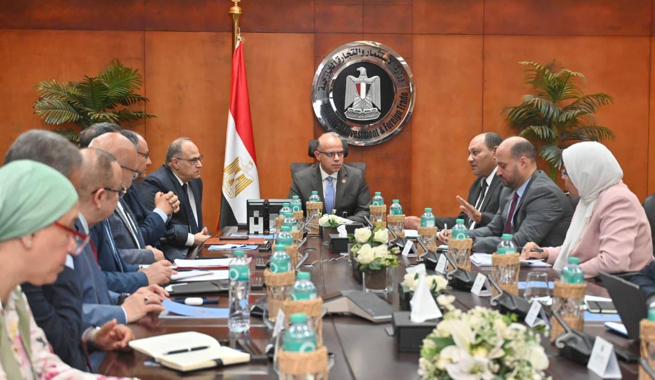 الحكومة تبحث زيادة صادرات المنتجات البيطرية وإضافات الأعلاف