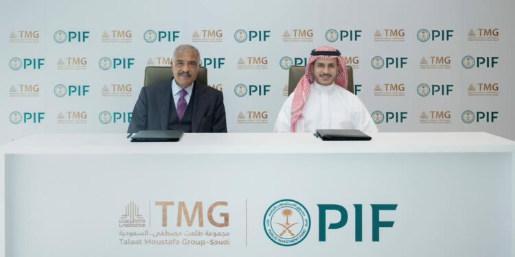 صندوق الاستثمارات العامة و"طلعت مصطفى" يوقعان مذكرة تفاهم لتطوير مشروعات عمرانية في السعودية