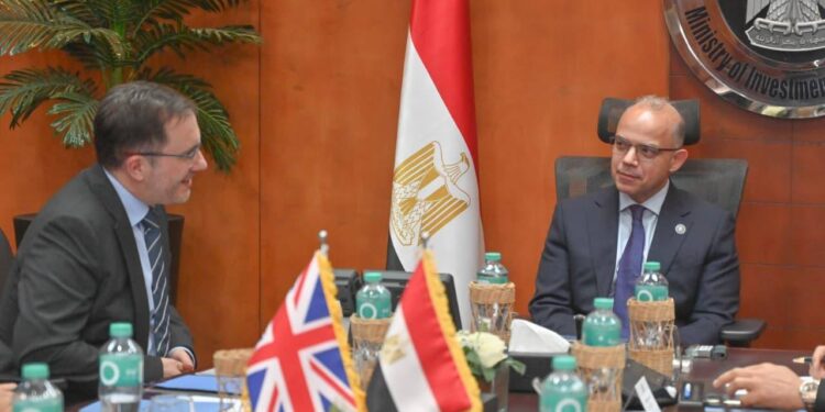 مصر تسعى للتعاون مع مؤسسة الاستثمار الدولي البريطانية في تمويل الشركات المصدرة