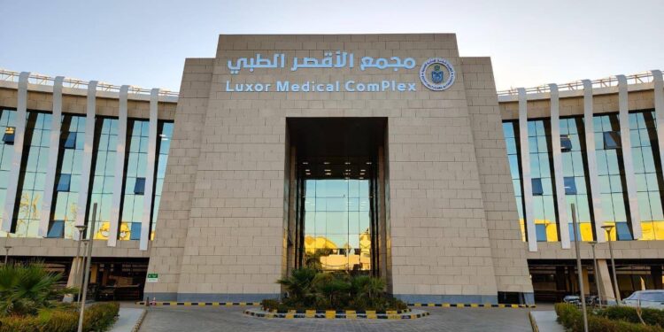 "الرعاية الصحية" تضخ 8 مليارات جنيه لتطوير 6 مجمعات طبية بـ"التأمين الصحي الشامل"