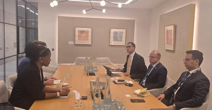 وزير الاستثمار يبحث مع "TheCityUK" البريطانية تطوير قطاع الخدمات المالية