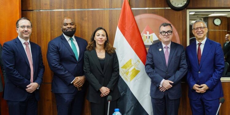مصر تدعو مؤسسة BII لدعم الشركات الناشئة والصناعات التحويلية