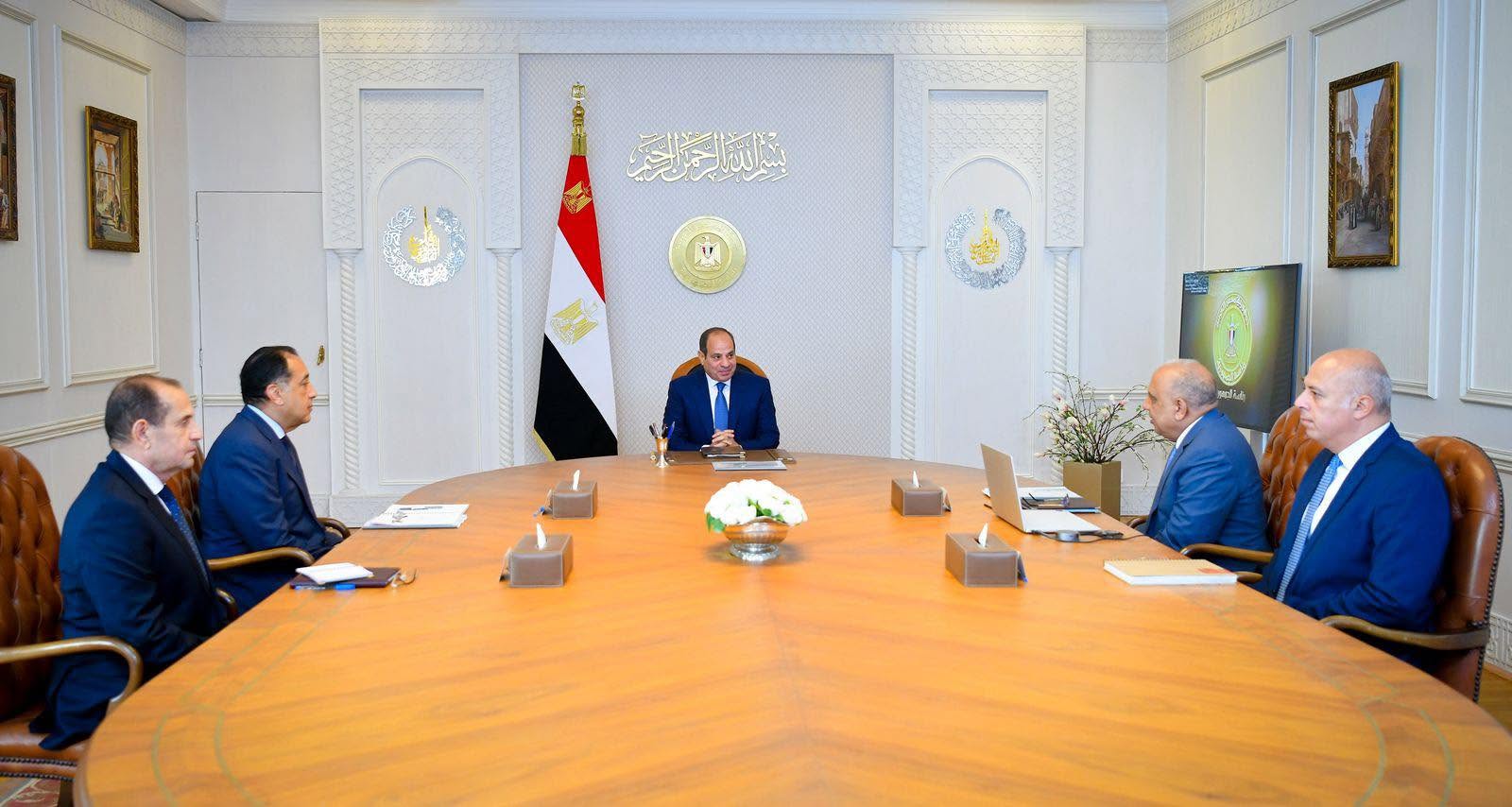 "السيسي" يتابع الموقف التنفيذي لمشروعات الطاقة المتجددة