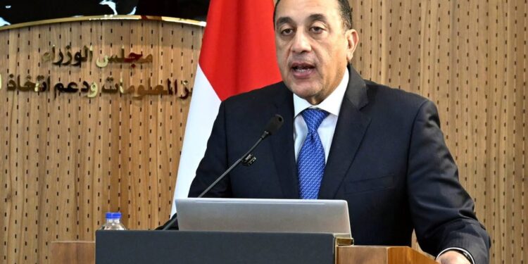 رئيس الوزراء: نسعى لإقرار 7 تعديلات على قوانين تتضمن تسهيلات جمركية وضريبية