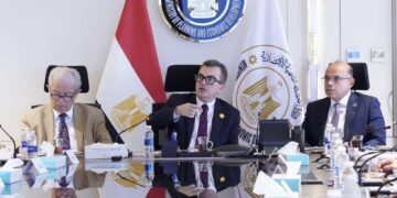 الحكومة تناقش خطط إعادة هيكلة وتوظيف أصول بنك الاستثمار القومي