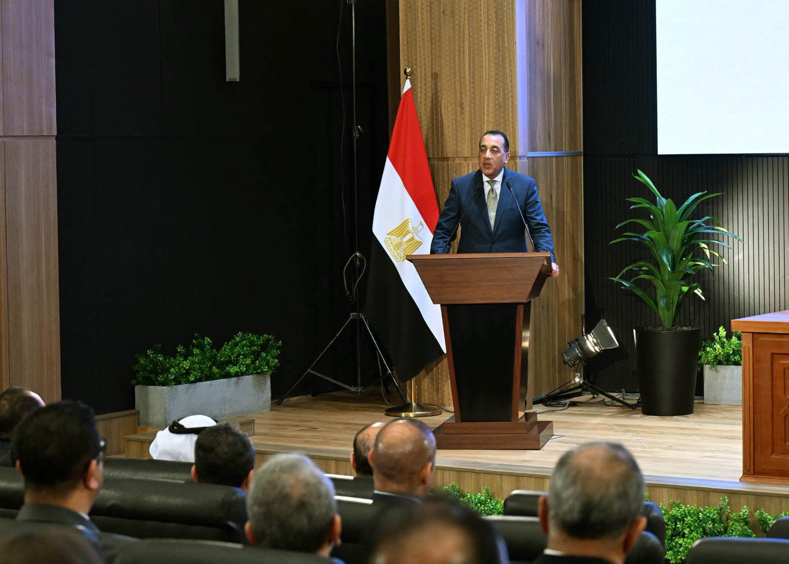 رئيس الوزراء: 95 نوعًا من الصناعة وآلاف المصانع ستدخل فى تنمية مشروع «ميدار» و«الفطيم»