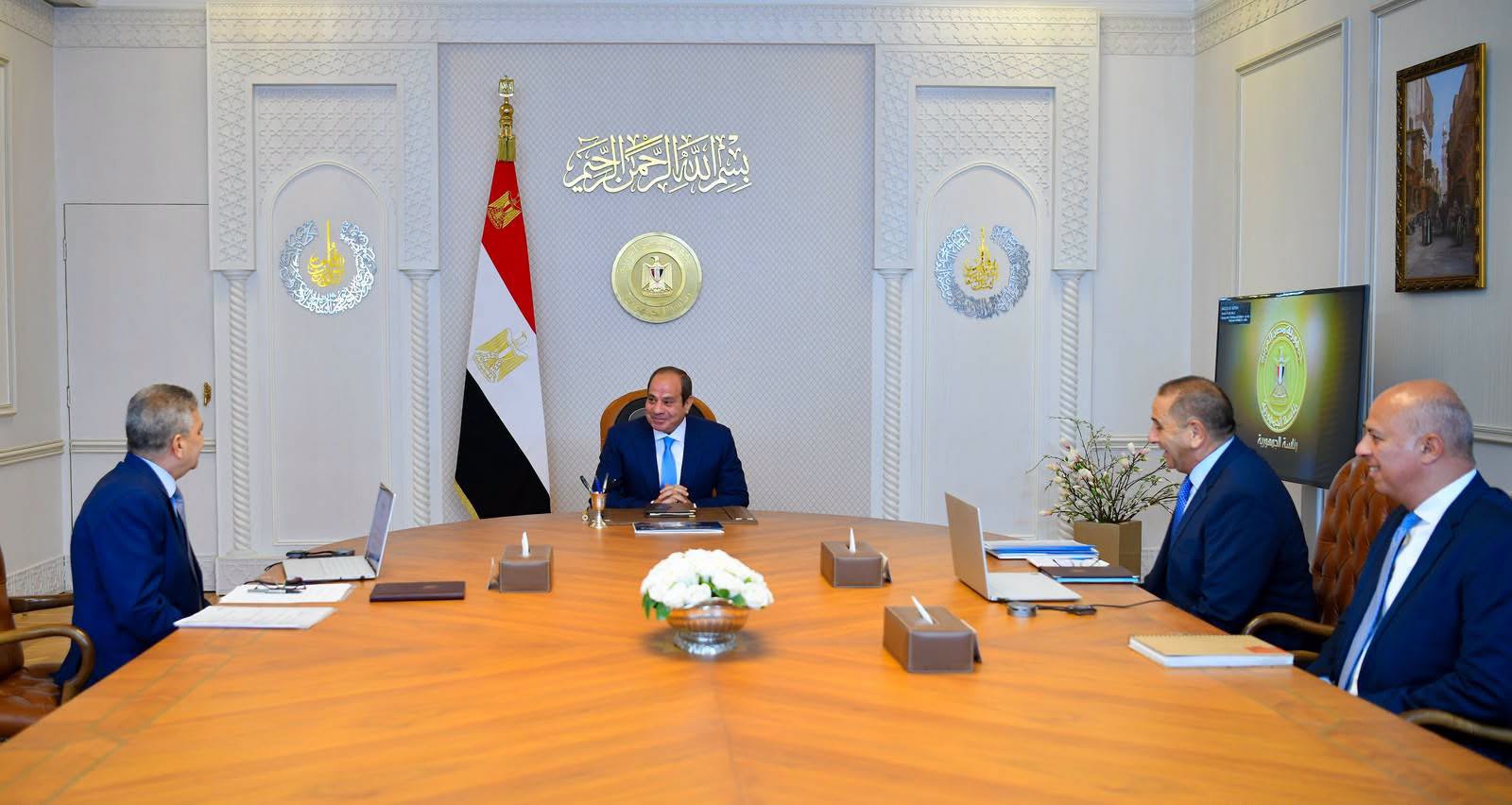 “السيسى” يوجه بتوطين صناعة الوحدات البحرية والتوسع فى التصدير