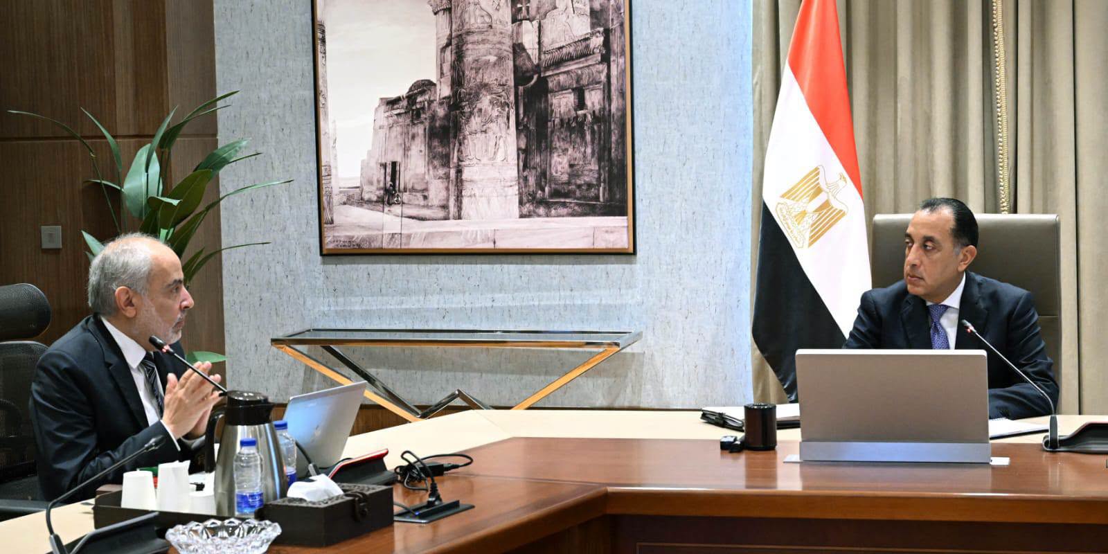 رئيس الوزراء يتابع مخطط تطوير منطقة نزلة السمان ومشروع إحياء قرافة المماليك