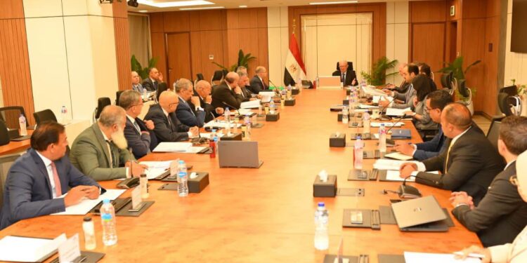 5 شركات قابضة تدعم الخزانة العامة للدولة بـ1.061 مليار جنيه من أرباحها