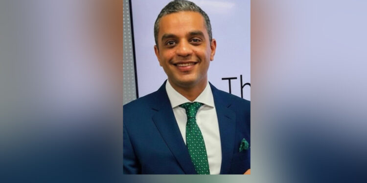 أحمد عز الدين، محلل مالى واقتصادى، وعضو نقابة التجاريين.
