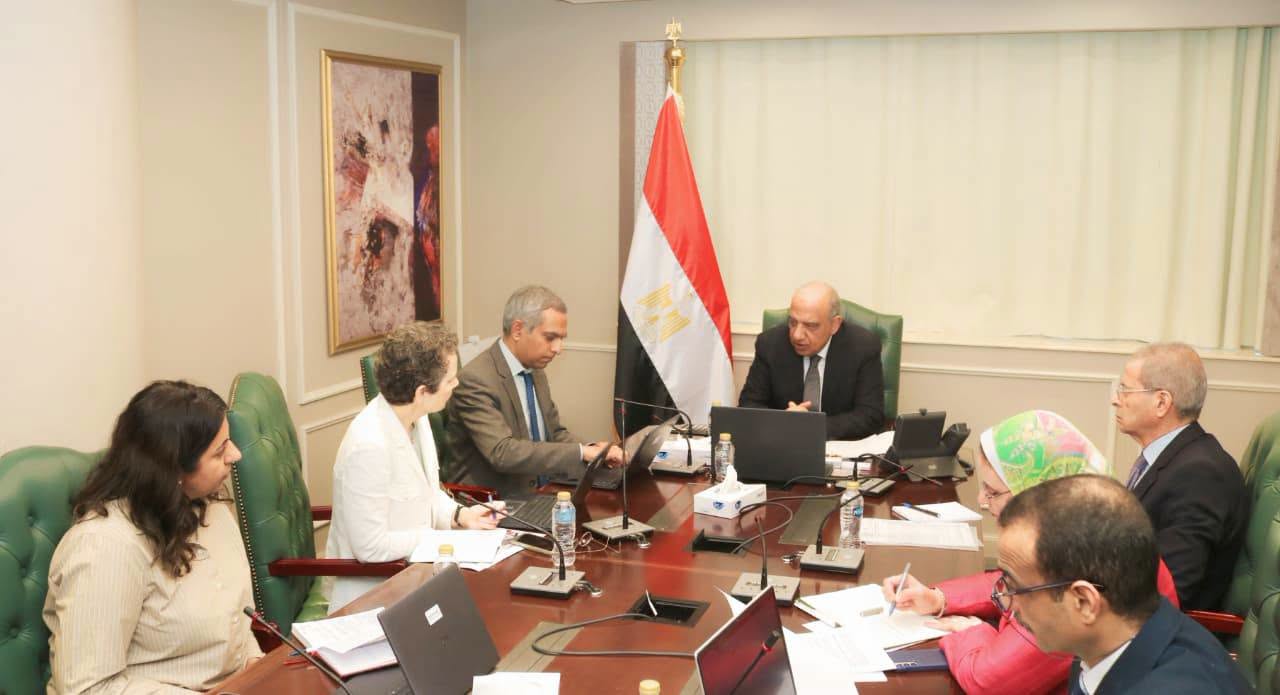 وزيرا الكهرباء والتخطيط يبحثان تعزيز الشراكة مع البنك الدولى