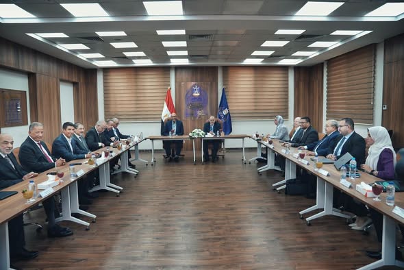 "هيئة الدواء" تبحث مع غرفة الأدوية" تعزيز استقرار السوق ودعم تنافسية الصناعة