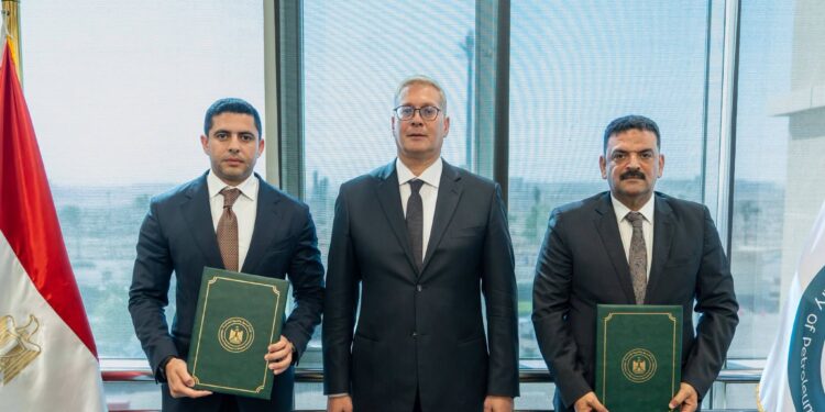 "جينيسيس للتعدين" تعتزم استثمار 930 مليون دولار في مشروع للفوسفات بمصر