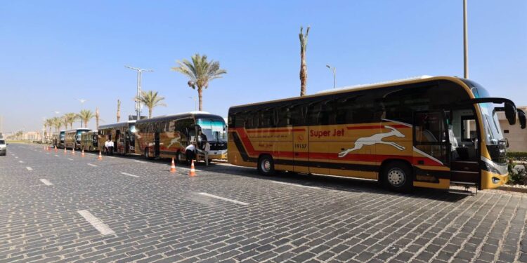 "النقل" تدعم أسطول "السوبر جيت" بـ20 أتوبيساً جديداً