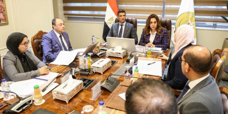 وزير الصناعة: الحرف التراثية واليدوية أهم محاور التنمية الاقتصادية بمحافظات الصعيد