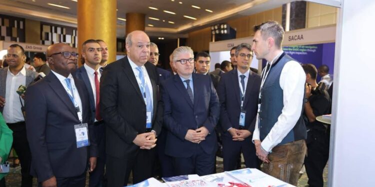 وزير الطيران يفتتح أكبر منصة إقليمية لصياغة مستقبل النقل الجوي في أفريقيا