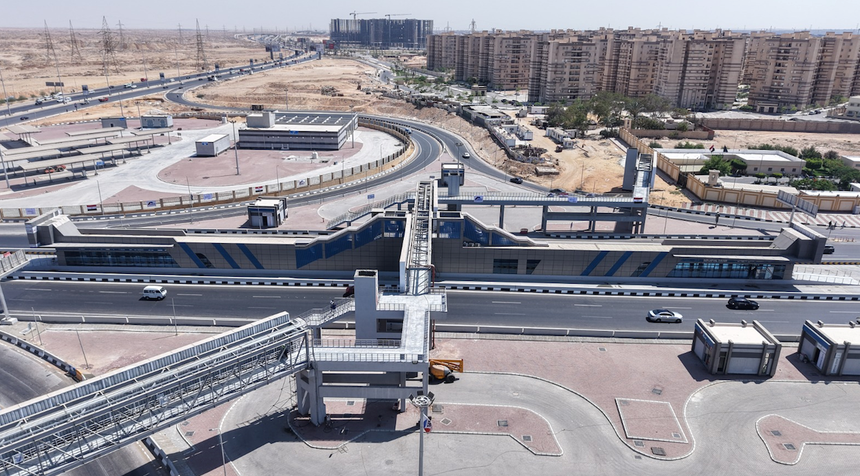 وزير النقل يتابع جاهزية المرحلة الثانية من مشروع الأتوبيس الترددي السريع