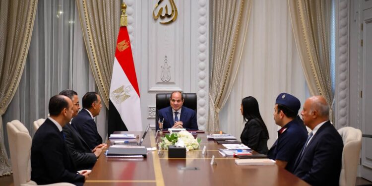 "السيسي" يؤكد ضرورة تحقيق الاكتفاء الذاتي من السلع الاستراتيجية