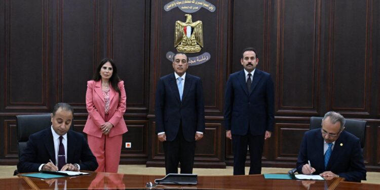 تعاون بين "المجتمعات العمرانية" و"مستقبل مصر" لتعظيم الاستفادة من الأصول ودعم التنمية العمرانية