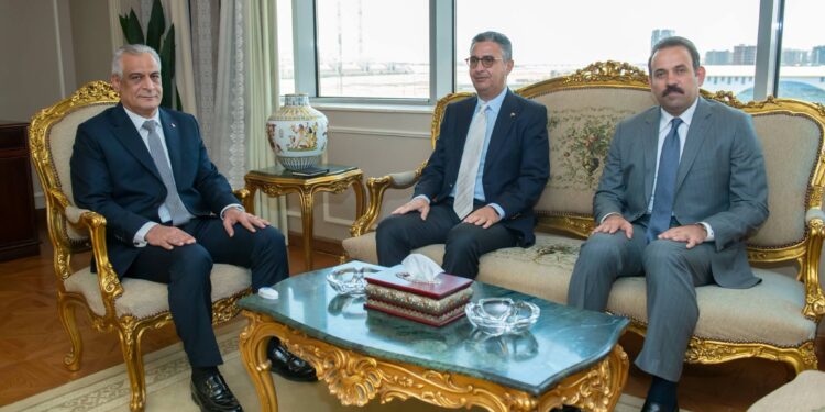 "الإنتاج الحربي" و"التموين" و"مستقبل مصر" يبحثون تعزيز التعاون لدعم الأمن الغذائي