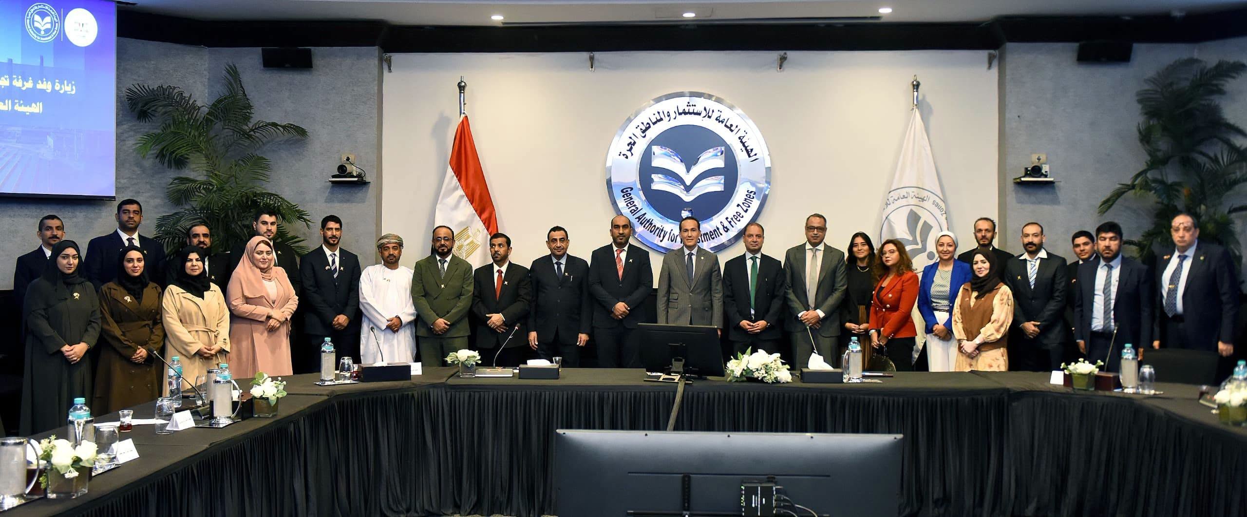 “الاستثمار” تبحث مع غرفة تجارة عُمان فرص التوسع بين البلدين