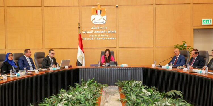 "المجتمعات العمرانية" تناقش خطة تطوير مدن الساحل الشمالي حتى 2030