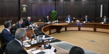 رئيس الوزراء يتابع مستجدات إعداد البرنامج الوطني للتحول الاقتصادي