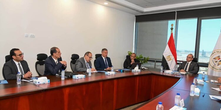 "الاستثمار" تبحث تطورات مشروع الإيثانول الحيوي باستثمارات 278 مليون دولار