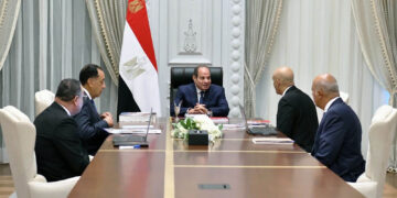 "السيسي": تطبيق الحد الأدنى للأجور على جميع العاملين في المدارس