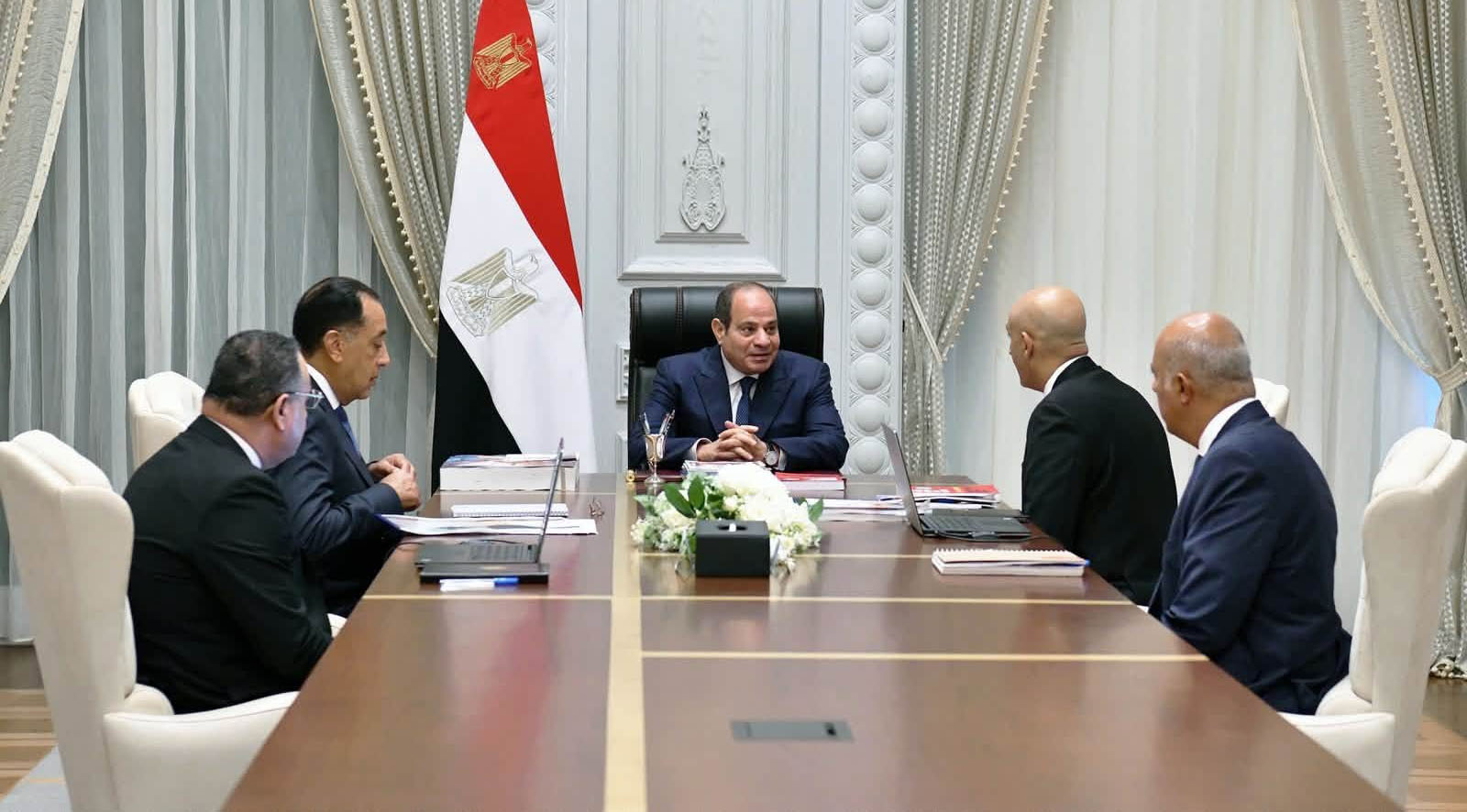"السيسي": تطبيق الحد الأدنى للأجور على جميع العاملين في المدارس