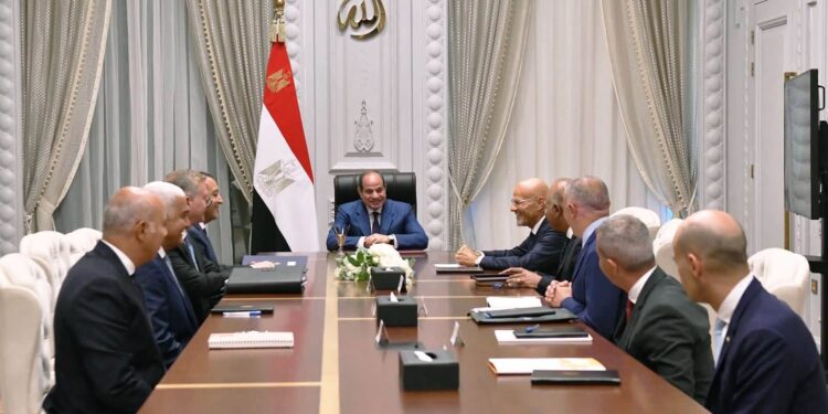 استثمارات "إيني" في مصر تسجل 8.5 مليار دولار.. وخطط لحفر 30 بئرًا استكشافيًا