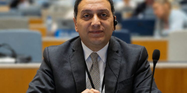 المستشار محمد عادل متحدثًا باسم رئاسة مجلس الوزراء