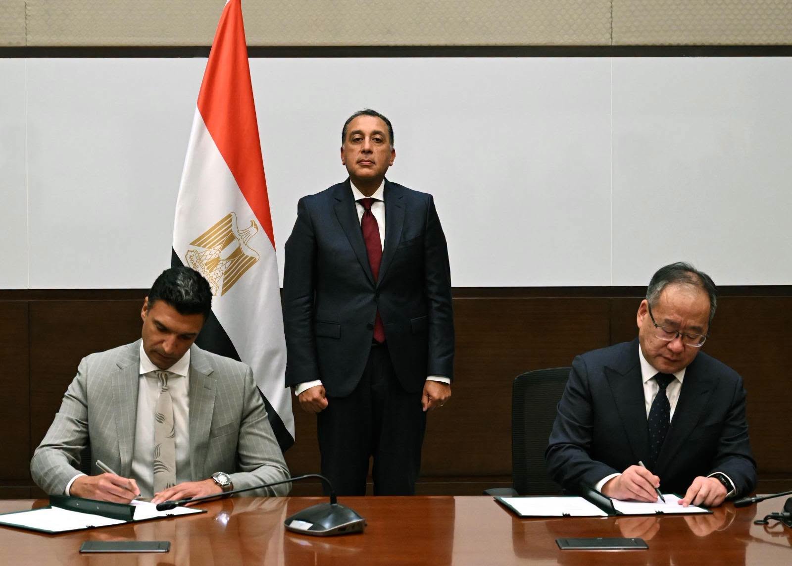 «لينج لونج» تدشن مجمعًا صناعيًا متكاملًا لإنتاج إطارات السيارات باستثمارات 2 مليار دولار