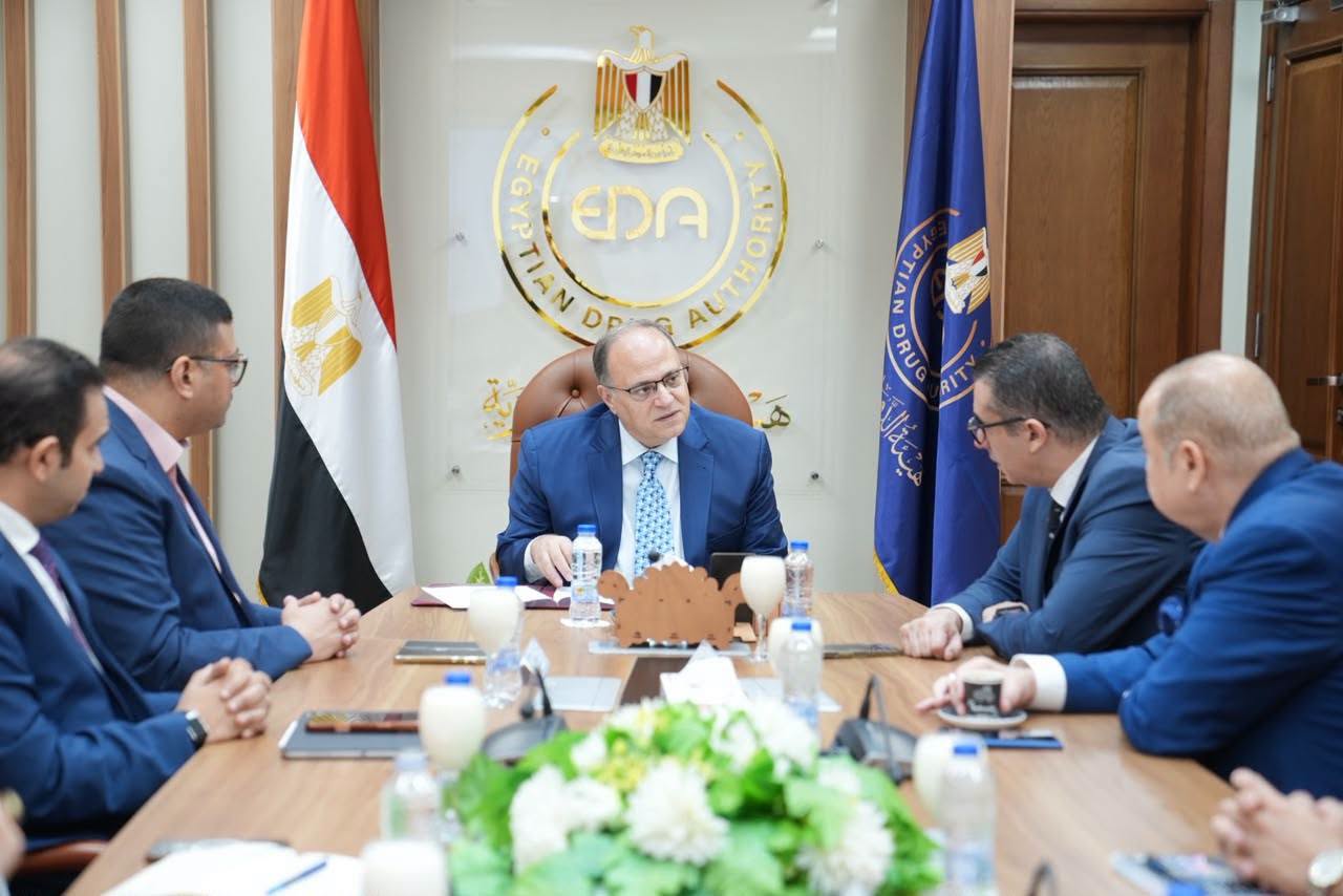 هيئة الدواء تبحث مع «المعارض» تعزيز حضور المنتج المصري إقليميًا ودوليًا