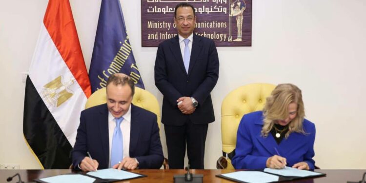 "الاتصالات" وإنتل تدربان مليون مواطن سنويًا على الذكاء الاصطناعي لمدة 3 سنوات