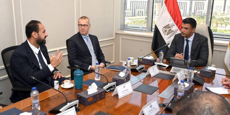 "كيكيلا" الأوروبية تخطط لإقامة مصنع للتربة البديلة في مصر