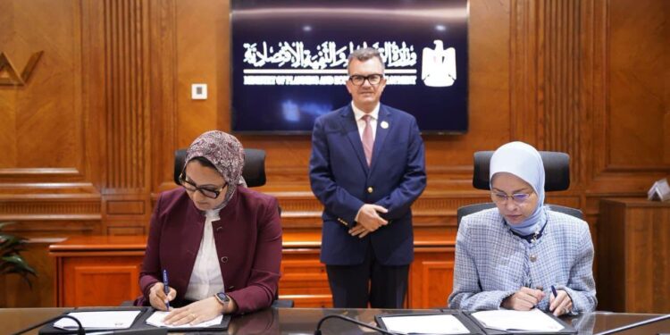 تسوية مديونية «الوادي الجديد» لدى بنك الاستثمار القومي بـ 222.7 مليون جنيه