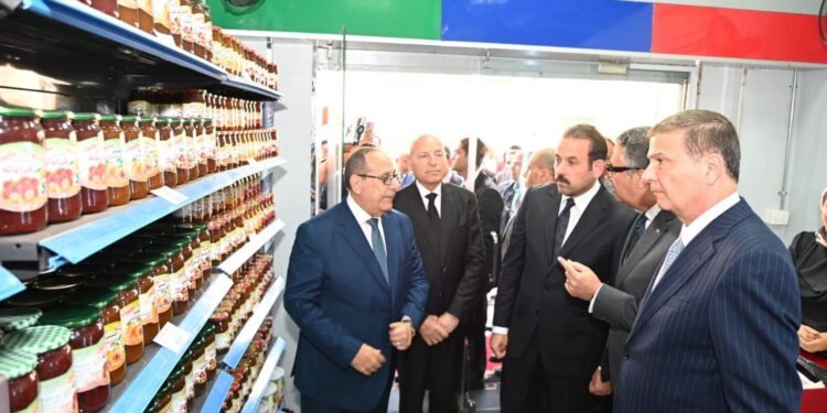 الحكومة تفتتح 20 فرعًا جديدًا من سلسلة كاري أون في 4 محافظات