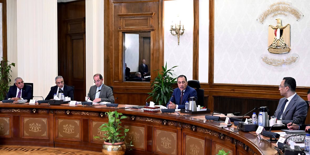 رئيس الوزراء يتابع مشروعات الاتصالات والتحول الرقمى