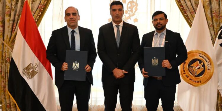 "الصناعة" توقع مذكرة تفاهم مع "ميتسو الفنلندية" لمعالجة واستخلاص المعادن