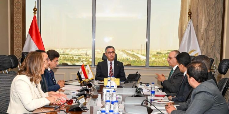 وزير التموين يوجه بسرعة استكمال خطط تطوير المناطق التجارية واللوجستية