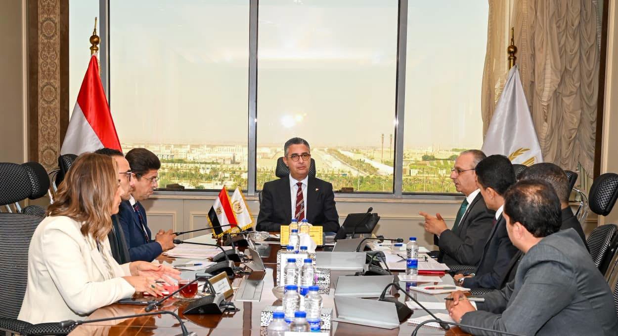 وزير التموين يوجه بسرعة استكمال خطط تطوير المناطق التجارية واللوجستية