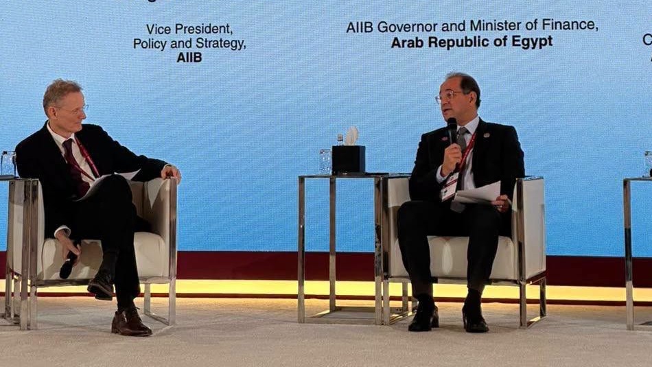 "المالية": نعمل على تحفيز الاستثمارات في الطاقة الجديدة والمتجددة لتعزيز تنافسية الصادرات