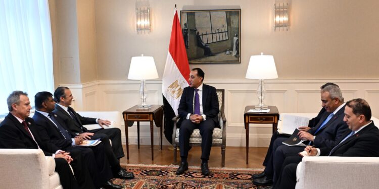 رئيس الوزراء: نتطلع لتوسيع أنشطة "شيفرون" في مصر.. ومستعدون لتقديم الدعم