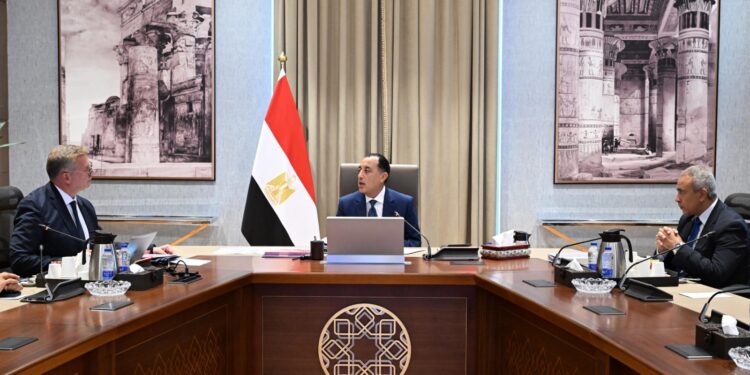 وزير البترول: نستهدف توسيع قاعدة المستثمرين في قطاع التعدين